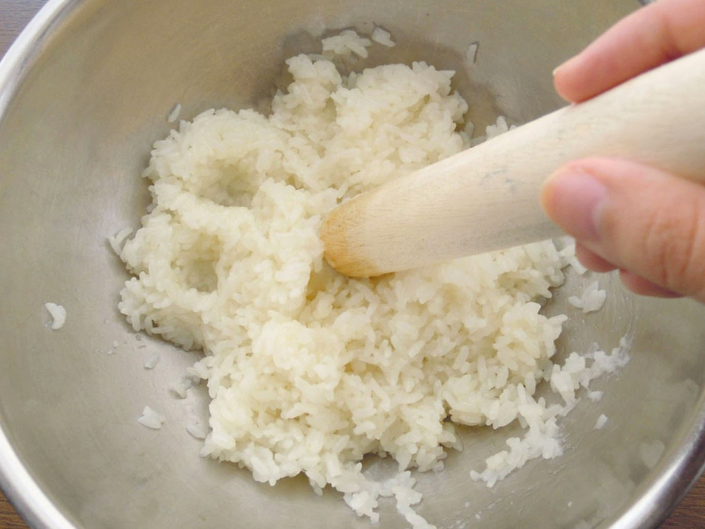 炊飯器で簡単「おはぎ・ぼたもち」　もち米を潰す